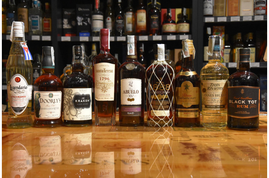 Rum, Rhum, Ron: scoprilo all'Enoteca Alessi Rum, Rhum, Ron: scoprilo all'Enoteca Alessi